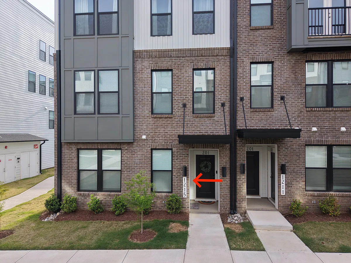 Building Photo - 1215 Shaw View Aly #101
