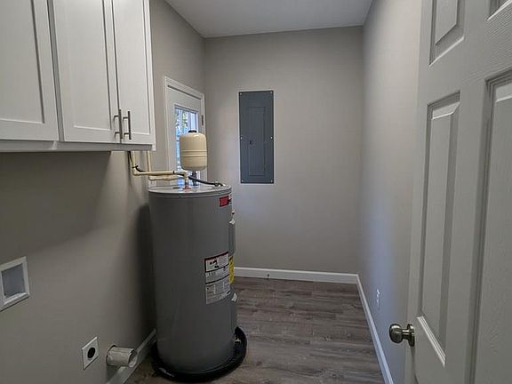 4th image of 277 Myrtle St