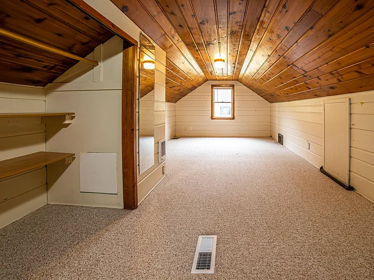 2605 Webster Ave S — Photo 11