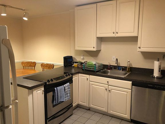 4th image of 6721 Murray Ave