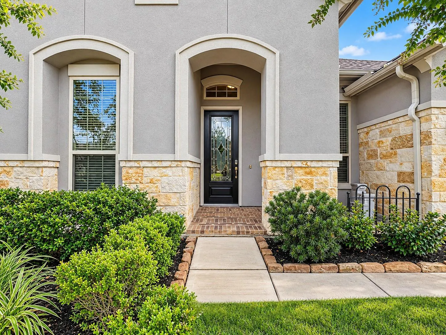 4 bed, 3.5 bath, 2531 sqft, $3,100 — Photo 2