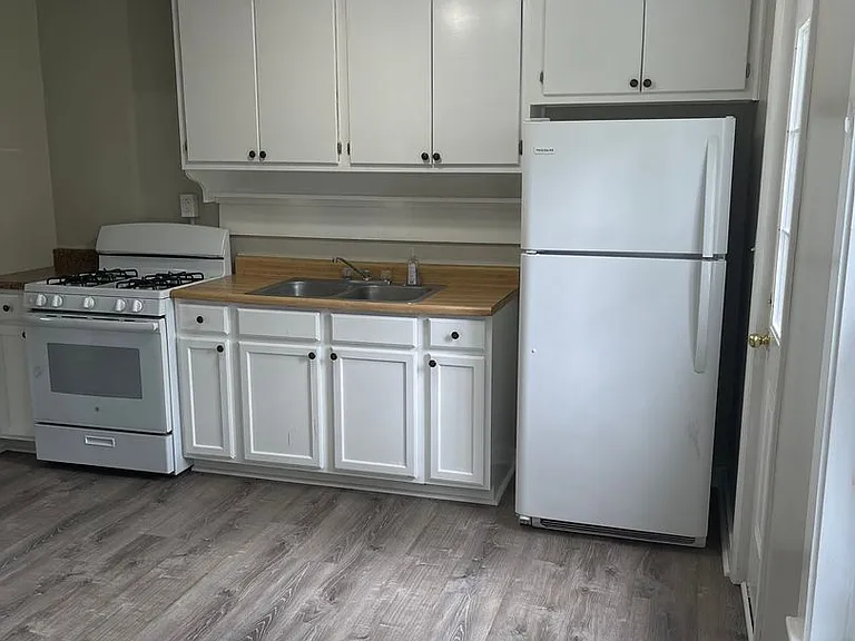 422-426 Cedar Drive — Photo 6