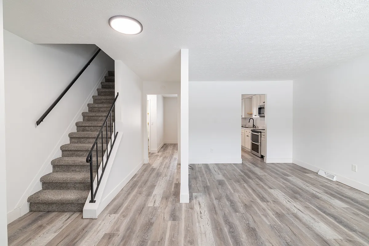 Building Photo - 129 Riveredge Pkwy #129