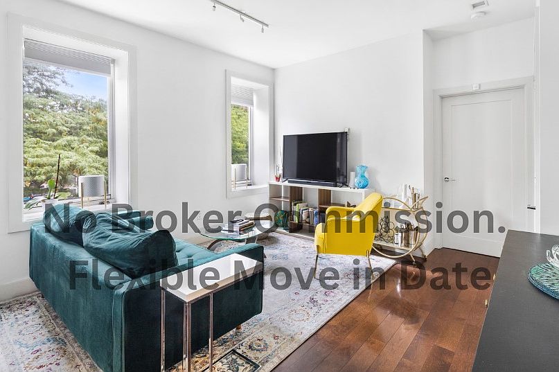 1st image of 142 Edgecombe Ave #2A