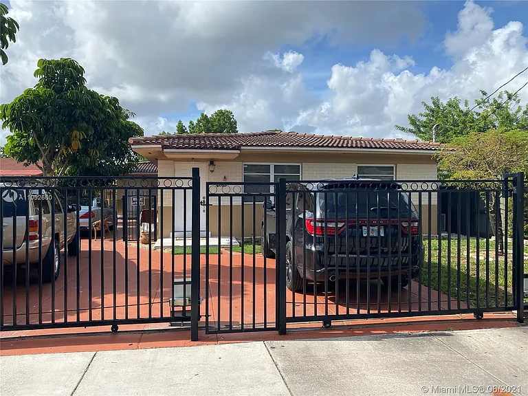 4263 NW 3rd St — Photo 24
