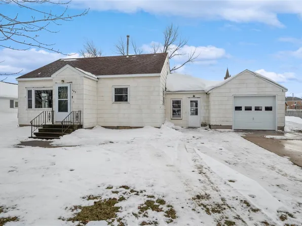 403 6th St, Van Horne, IA 52346