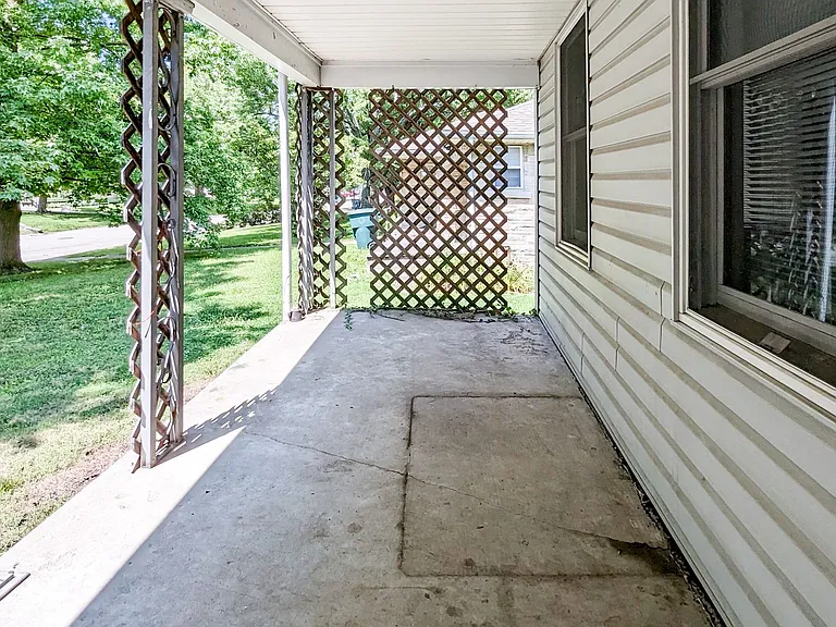 1408 N Lorraine Ave — Photo 28