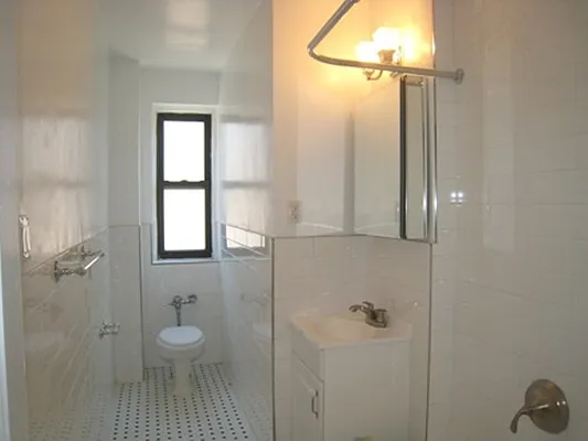 Rented by Metropolitan Equities | media 18