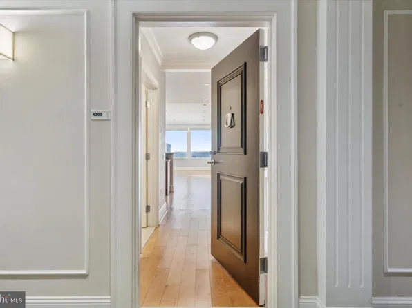 50 S 16th St Unit 4303, Philadelphia, PA 19102