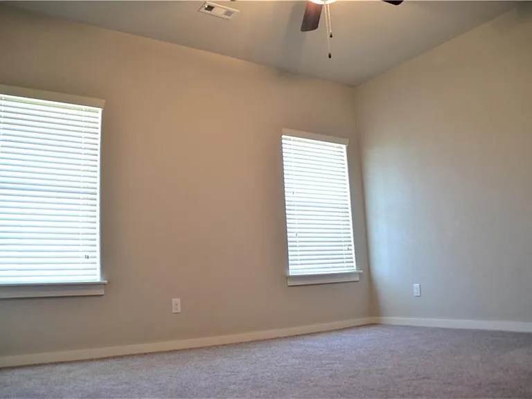 2413 Arbor Rd — Photo 12