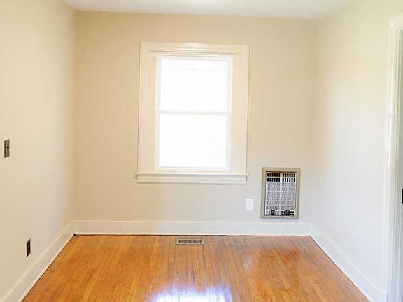 4th image of 1304 Cypress St