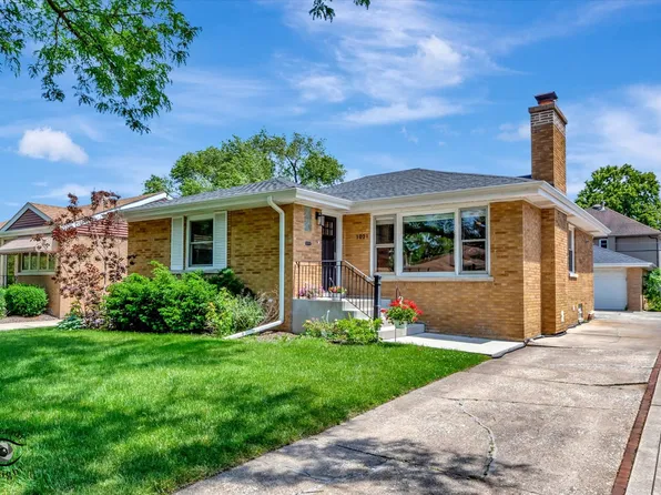 1021 Sherwood Rd, La Grange Park, IL 60526