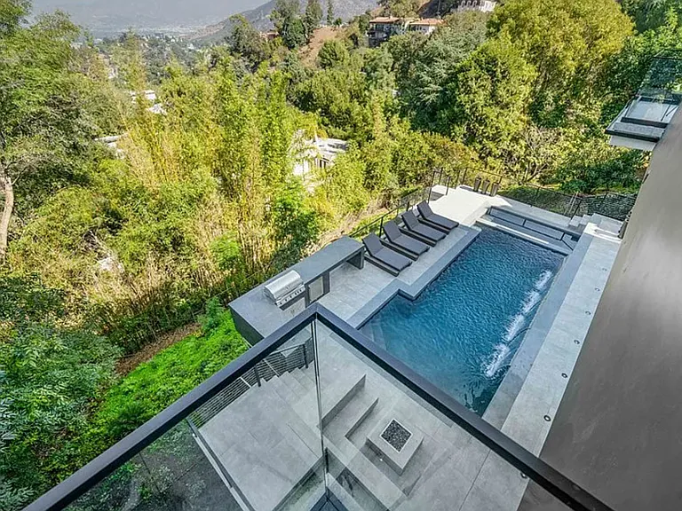 7317 Caverna Dr — Photo 41