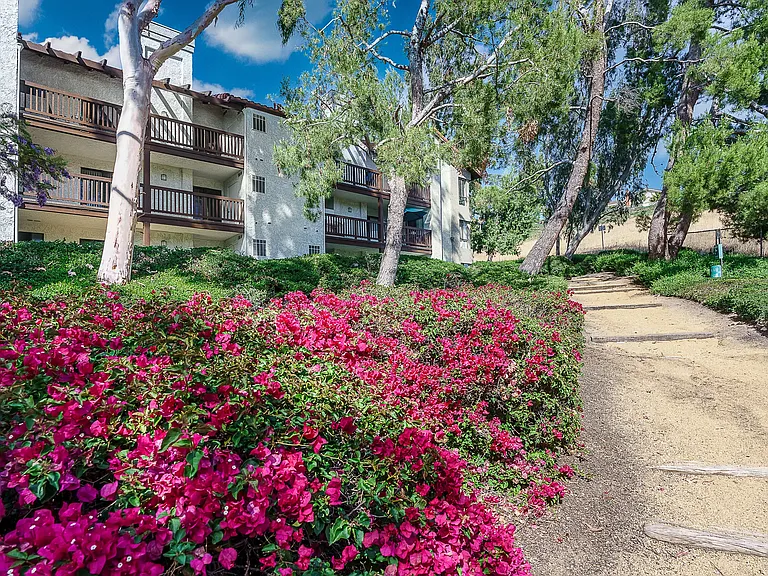 Ridgecrest Apartments — Photo 35