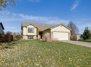 6556 Upper 14th St N, Oakdale, MN 55128