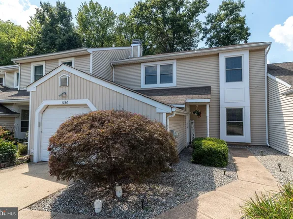 1386 Beechdrop Ct, Yardley, PA 19067