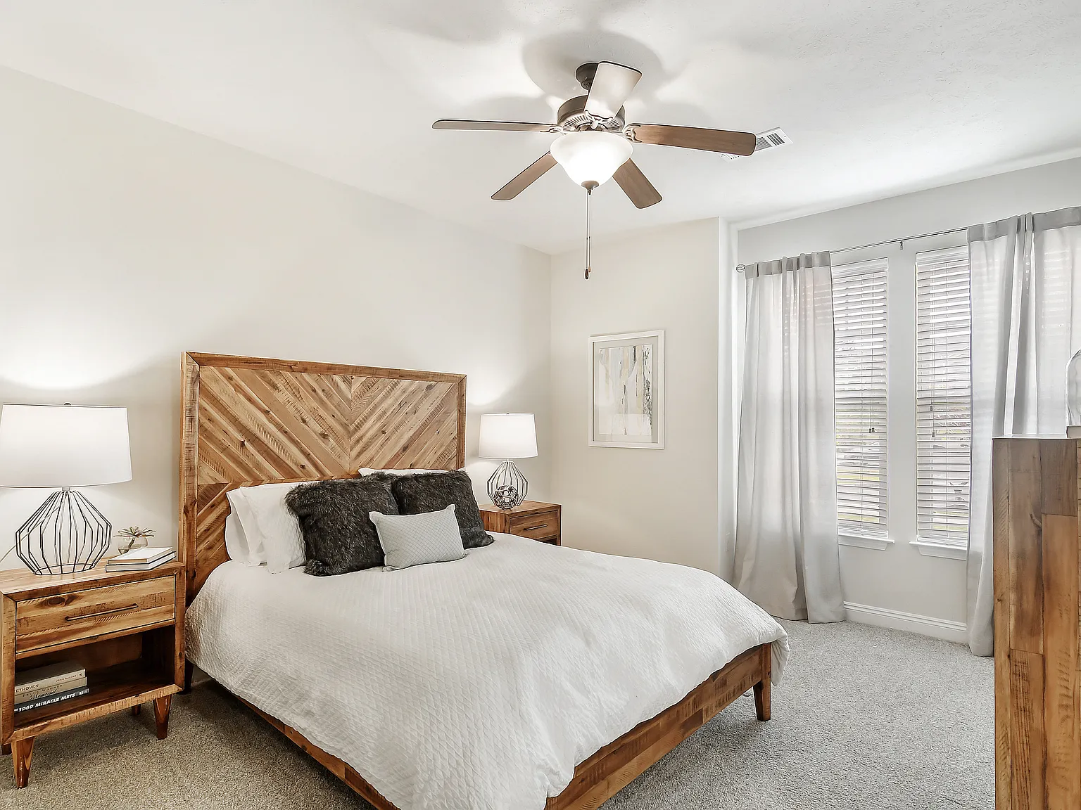 Charleston Apartment Homes — Photo 2