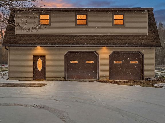 2nd image of 4612 Smith Rd