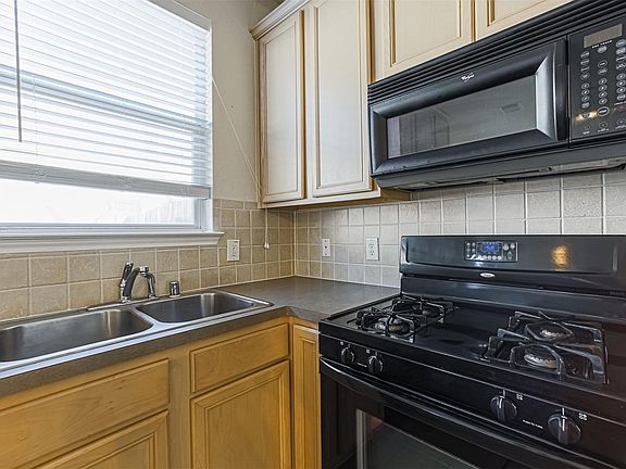2nd image of 8031 Fisher Glen Ln #8031