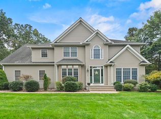 9 Old Farm Rd, Wilbraham, MA 01095