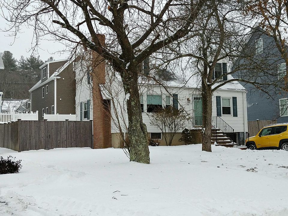 2nd image of 40 Arcola St