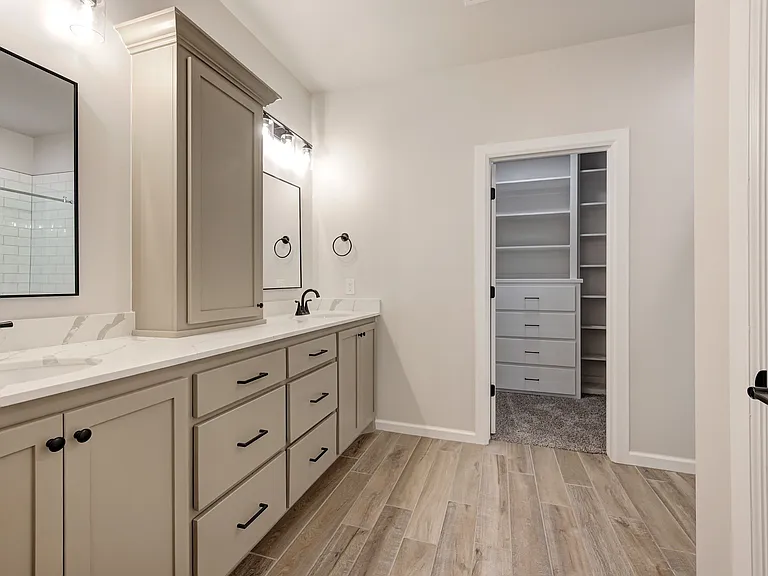 2298 E Sooner Rd — Photo 22