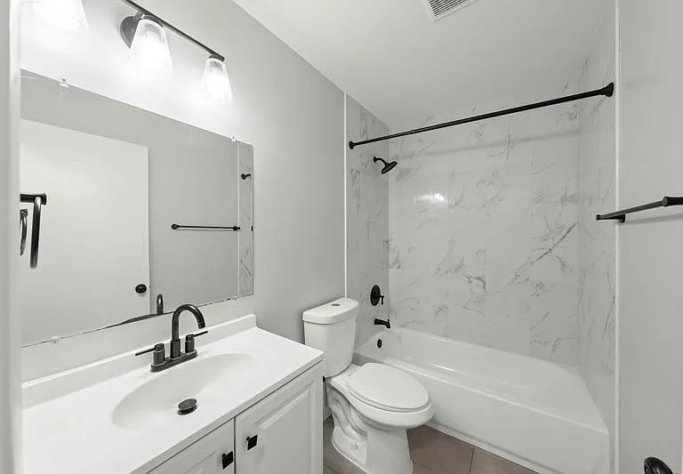 Main level full bathroom