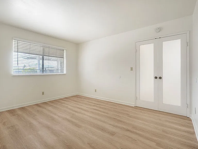 749 Highland St — Photo 11