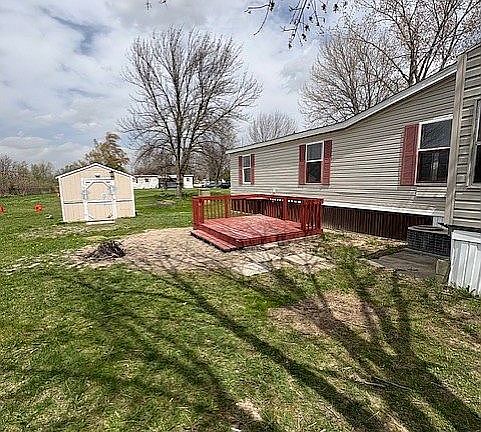 2nd image of 1819 Dorothy Cir