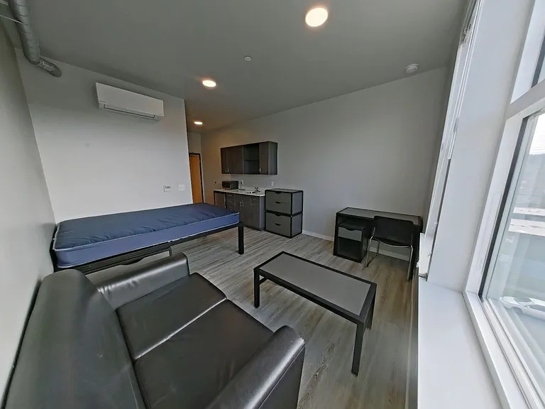 Ferry Street Flats - Modern Studios and Lofted units right by campus! — Photo 37