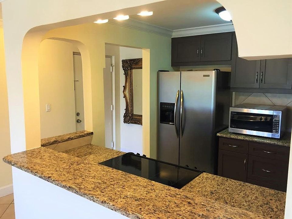 1st image of 4400 1st St N Unit 209