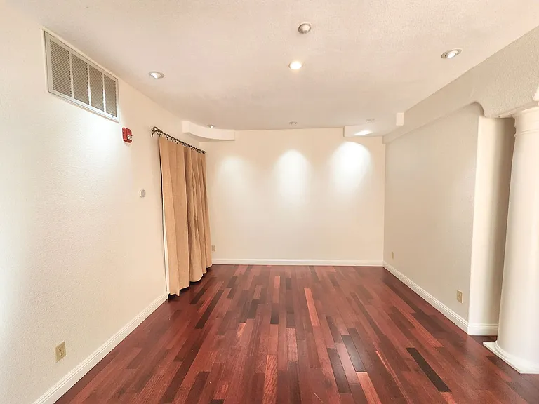 111 E Poplar Ave #105 — Photo 7