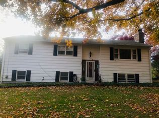 226 Rock Odundee Rd, Dartmouth, MA 02748