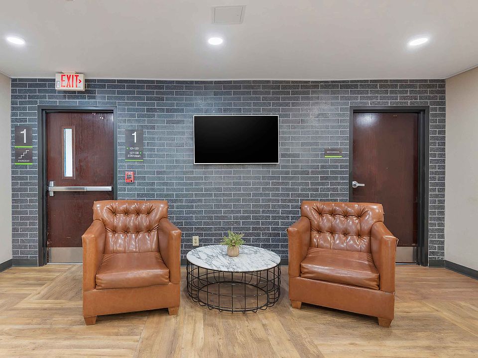 Lobby and Guest Check-in