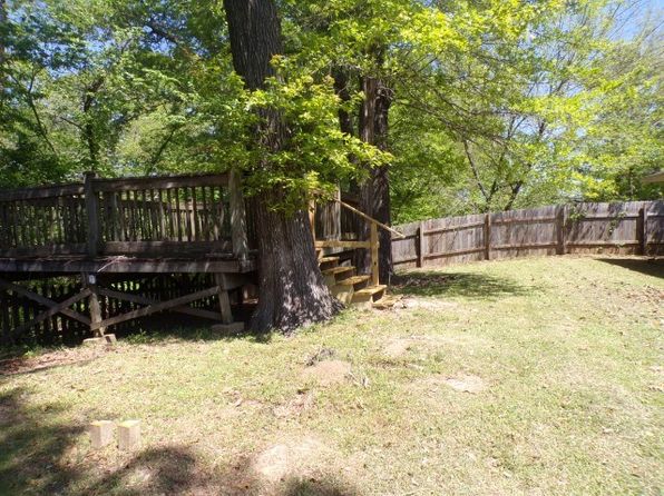 403 Ridgewood St, Vicksburg, MS 39180