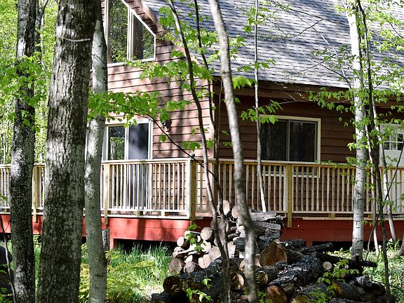 3rd image of 1060 Matterhorn Ln