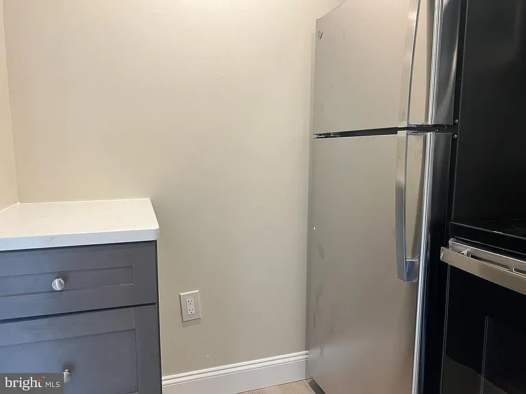 526 Broad St — Photo 10