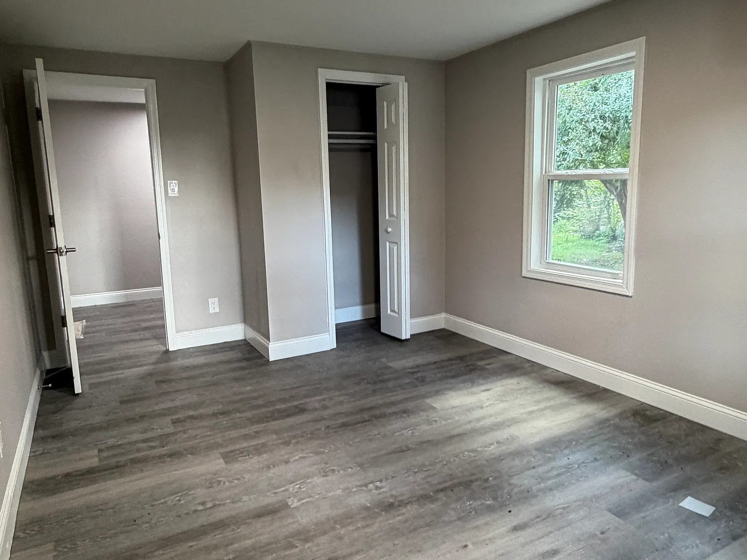2 bed, $1,300 — Photo 2