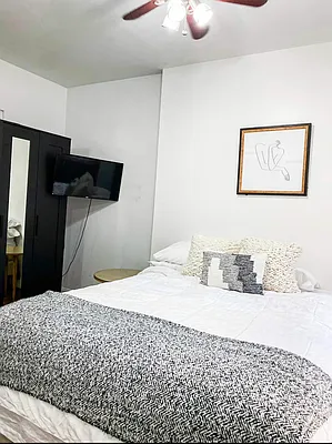 Rented by Compass | media 30