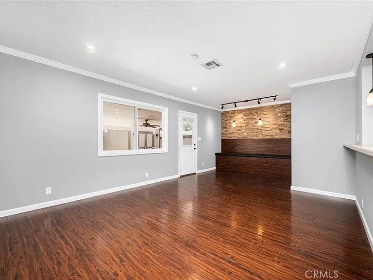5818 Woodruff Ave — Photo 25