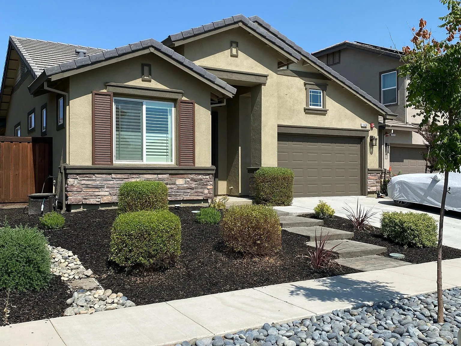 3 bed, 1867 sqft, $2,900 — Photo 1