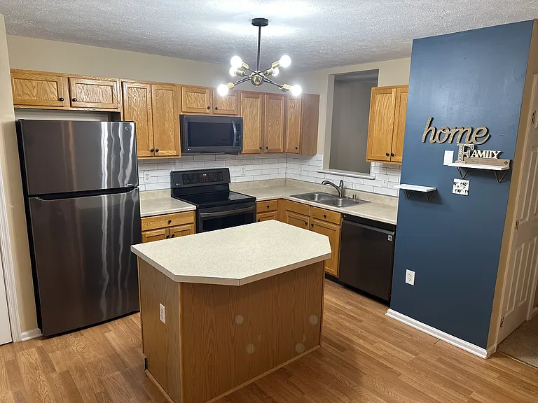 61 Buttonbush Ct #61 — Photo 2