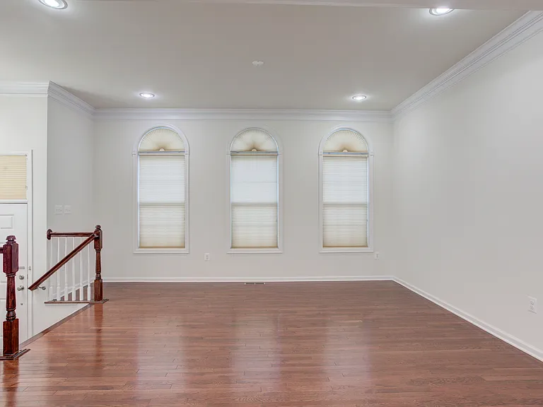 43276 Mitcham Sq — Photo 3