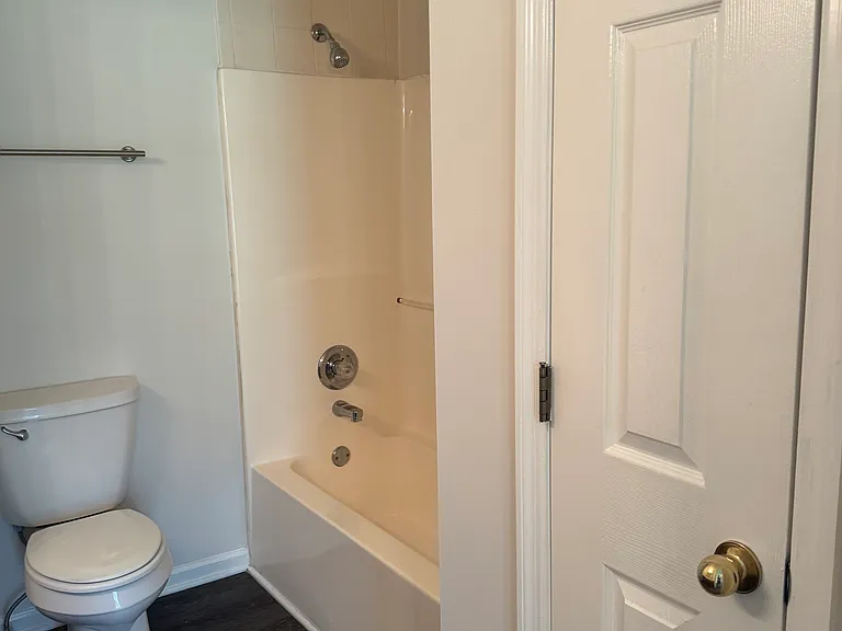 109 Sanders St — Photo 9