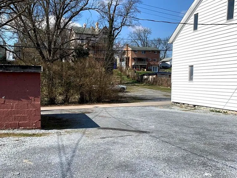 165 Summit Ave — Photo 2