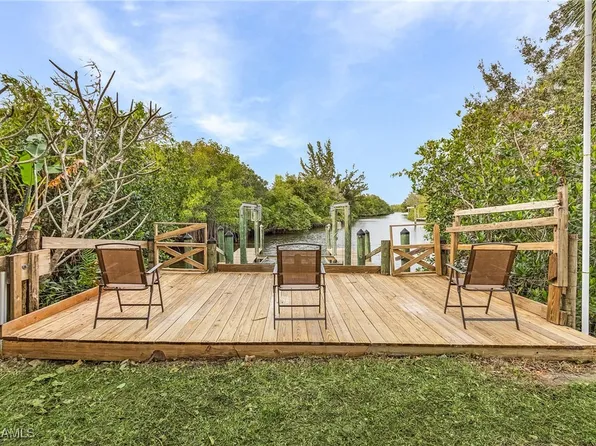 2235 Santiago Ave, Fort Myers, FL 33905