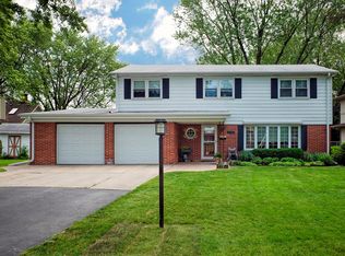 1141 Pam Anne Dr, Glenview, IL 60025