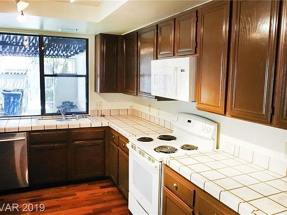 5th image of 2527 La Fortuna Ave