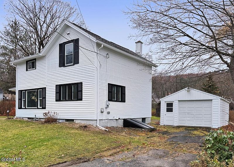 2nd image of 21 Hovey Avenue