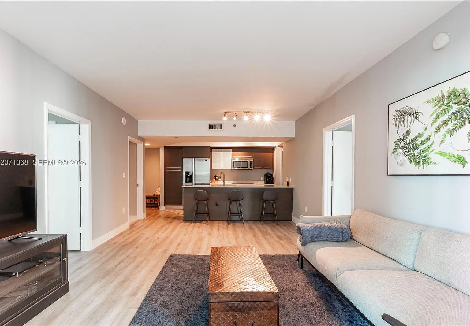 500 Brickell West Condo — Photo 1